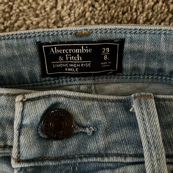 Abercrombie and Fitch Simone high-rise ankle jeans - Picture 2 of 6